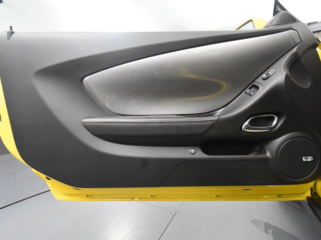 2010 Chevrolet Camaro 2SS RS photo 36