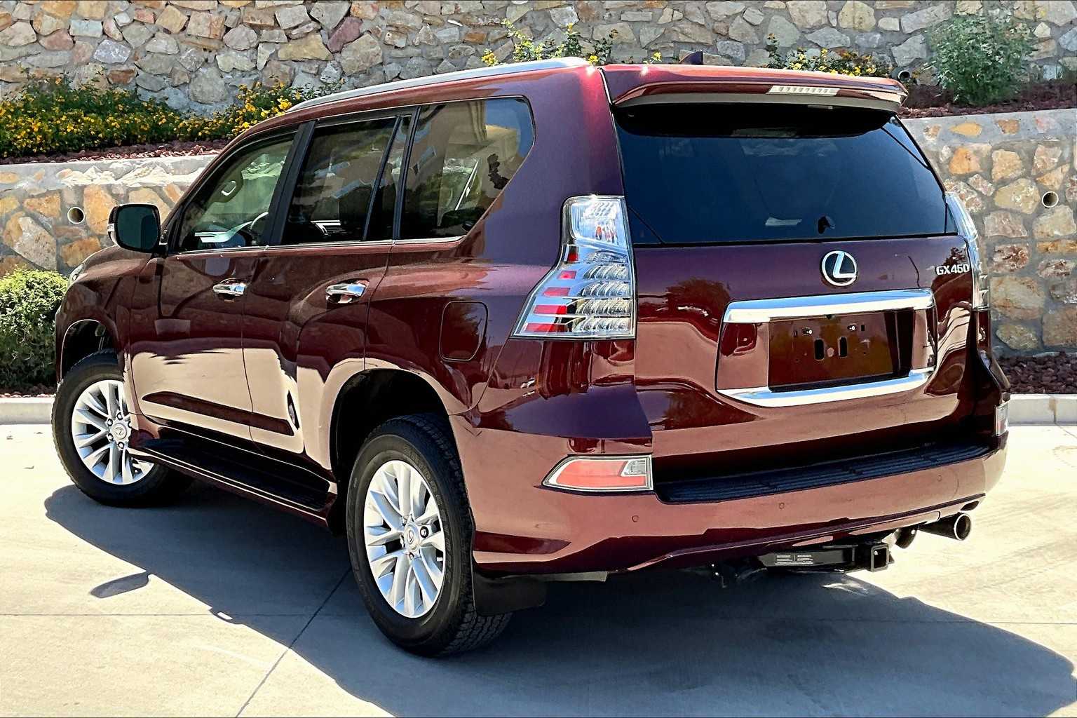 2021 Lexus GX 460 Premium photo 3