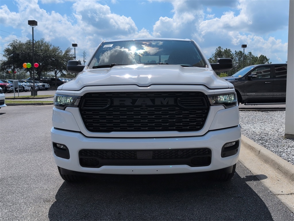 2025 Ram 1500 Tradesman photo 3