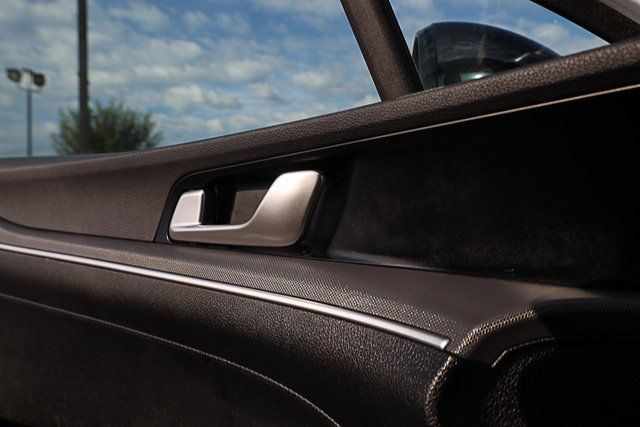 2023 Kia K5 GT-Line photo 27