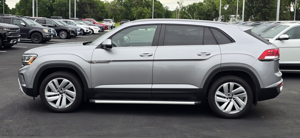 Certified 2020 Volkswagen Atlas Cross Sport SE w/Tech R-Line with VIN 1V26E2CAXLC213163 for sale in Saint Cloud, Minnesota