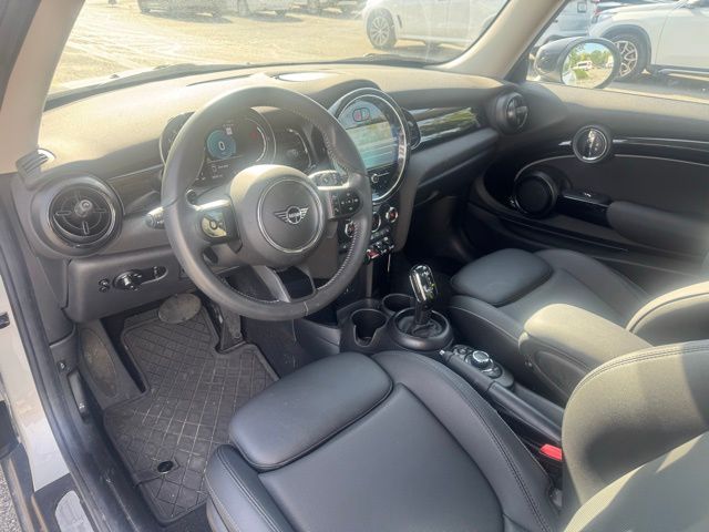 2023 Mini Cooper 2 Door Hardtop Signature photo 7