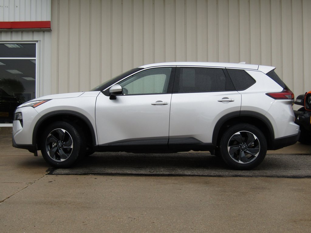 2024 Nissan Rogue SV photo 9