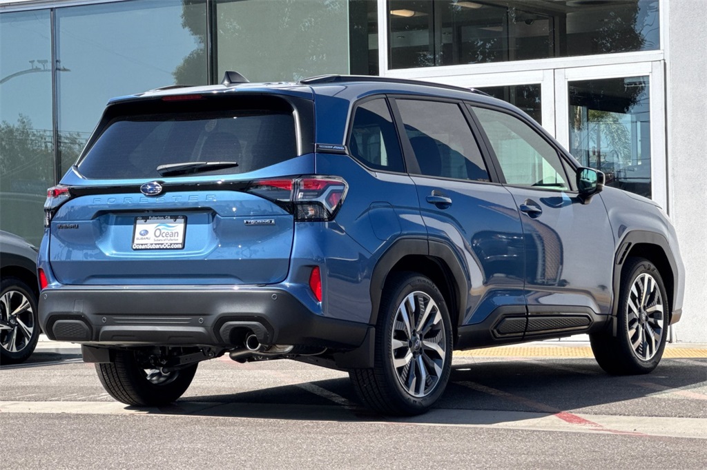 2025 Subaru Forester Touring photo 4