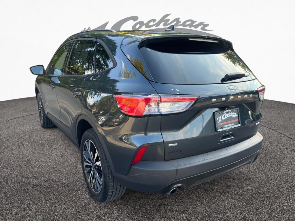 2022 Ford Escape SE photo 5