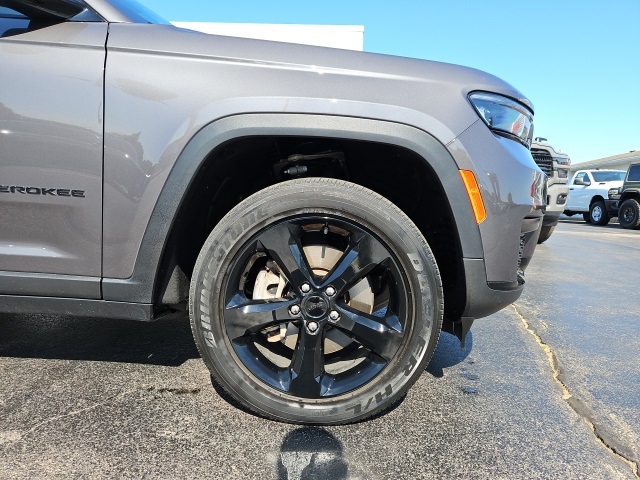 2023 Jeep Grand Cherokee Altitude photo 12