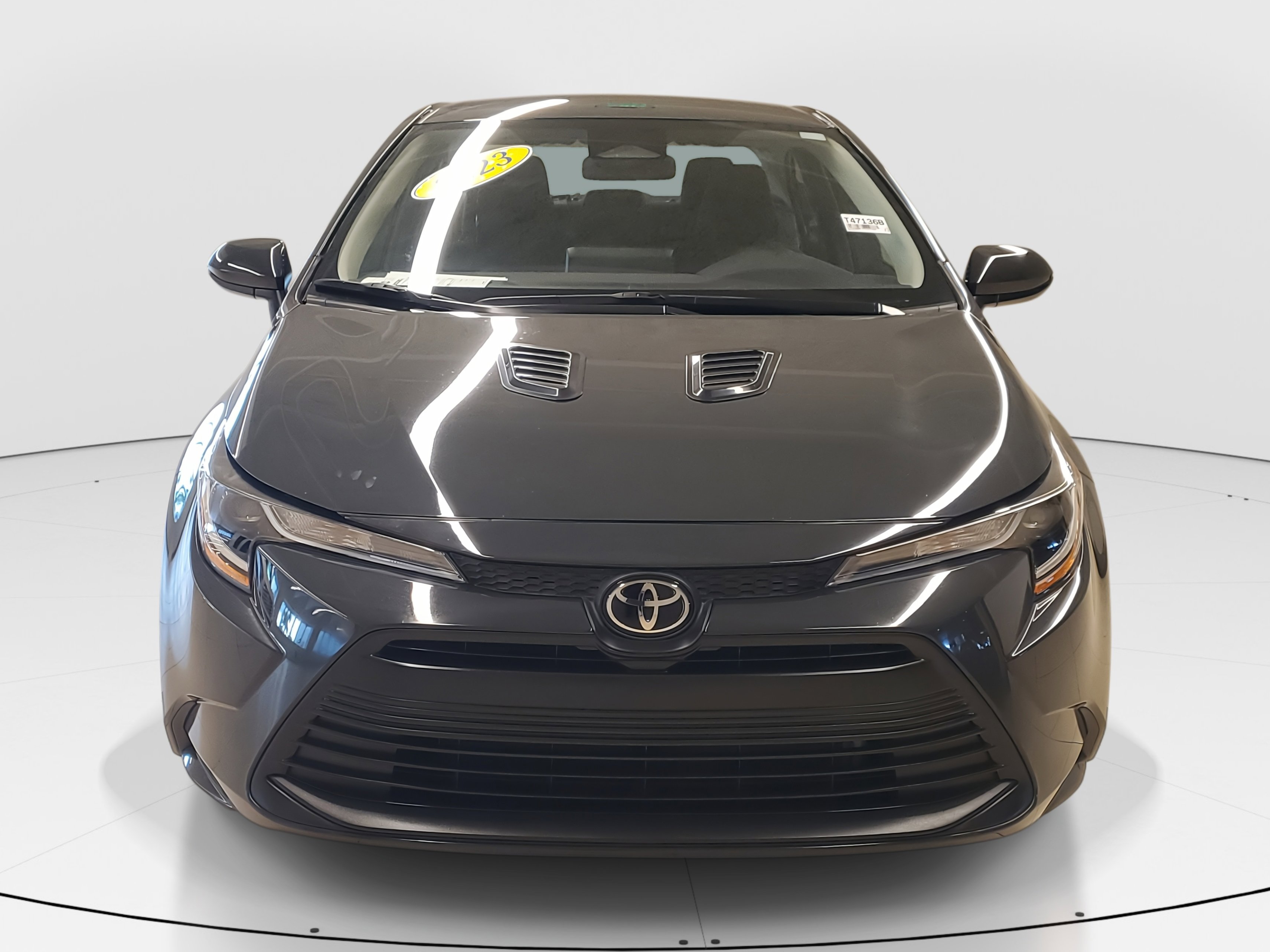 2023 Toyota Corolla LE photo 3
