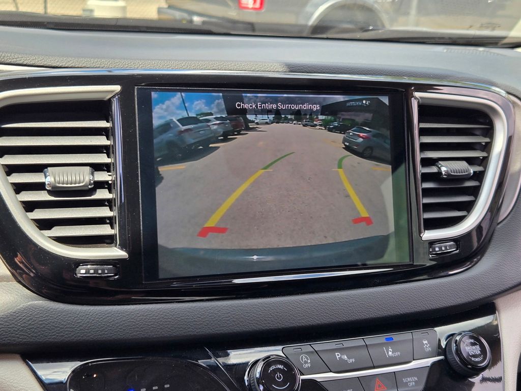 2023 Chrysler Pacifica Touring L photo 22