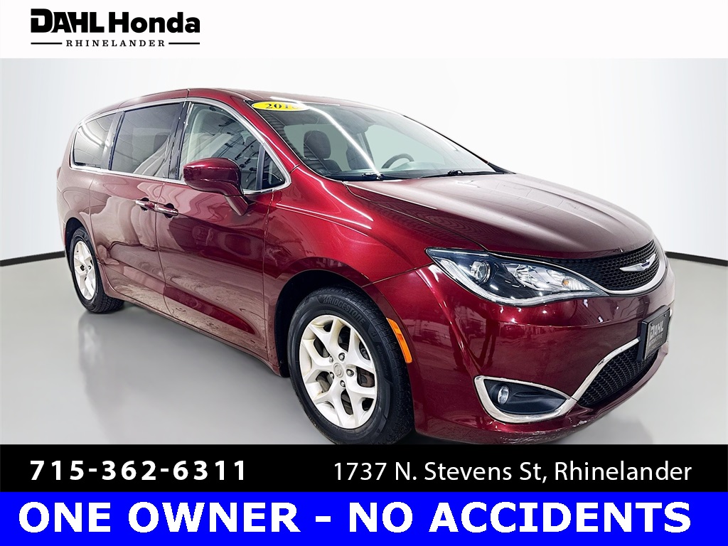 2018 Chrysler Pacifica Touring Plus's photo