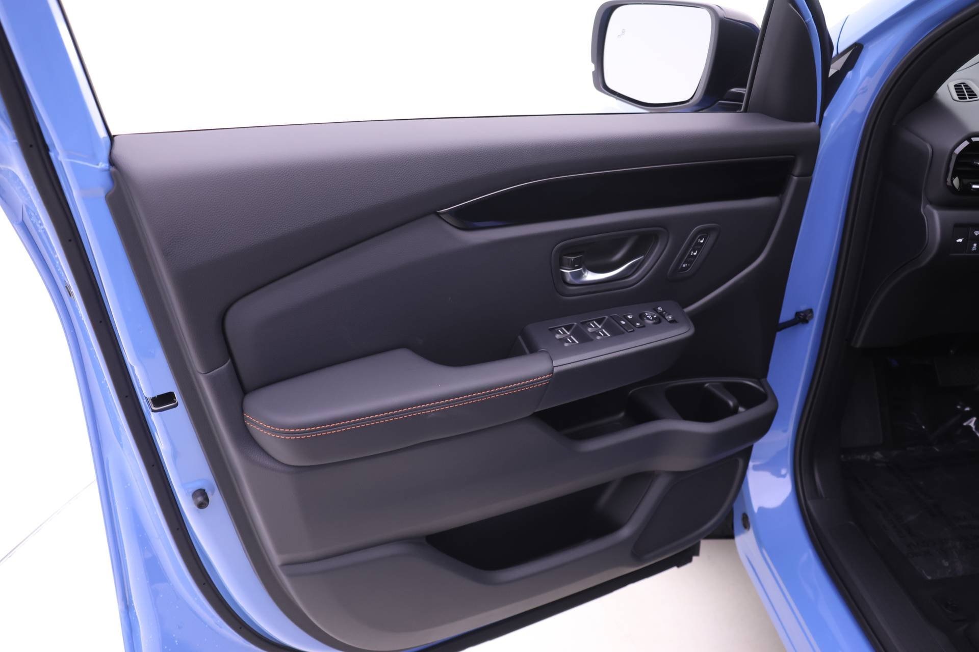 2025 Honda Pilot TrailSport photo 6