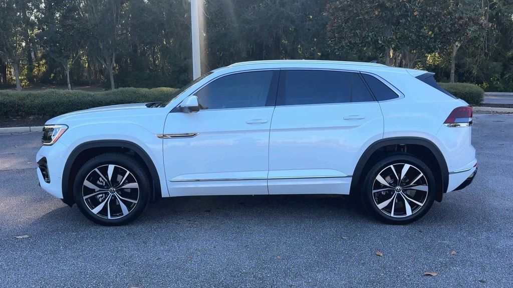 2026 Volkswagen Atlas Cross Sport SEL Premium R-Line photo 4
