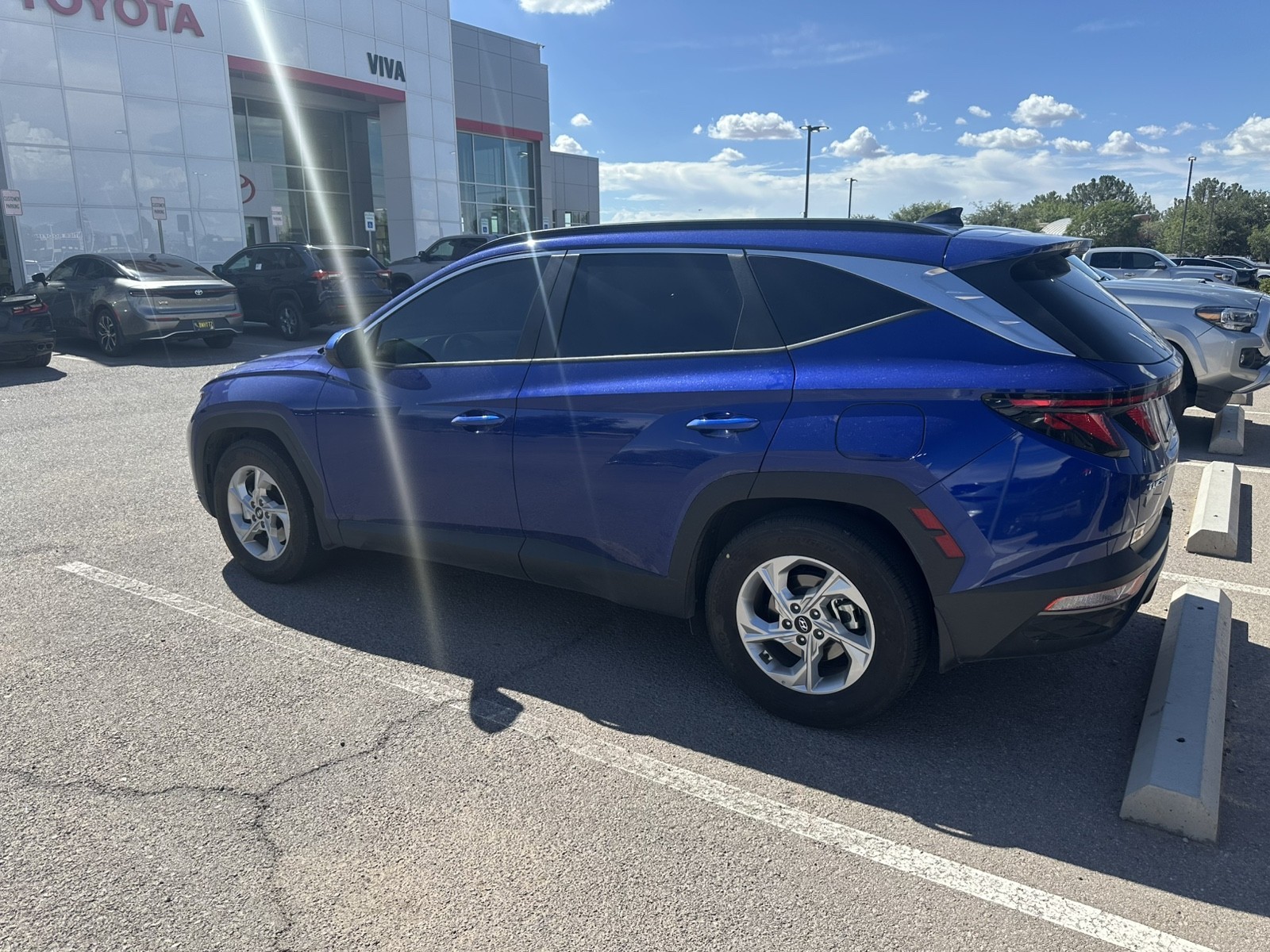 Used 2024 Blue Hyundai SEL image 4