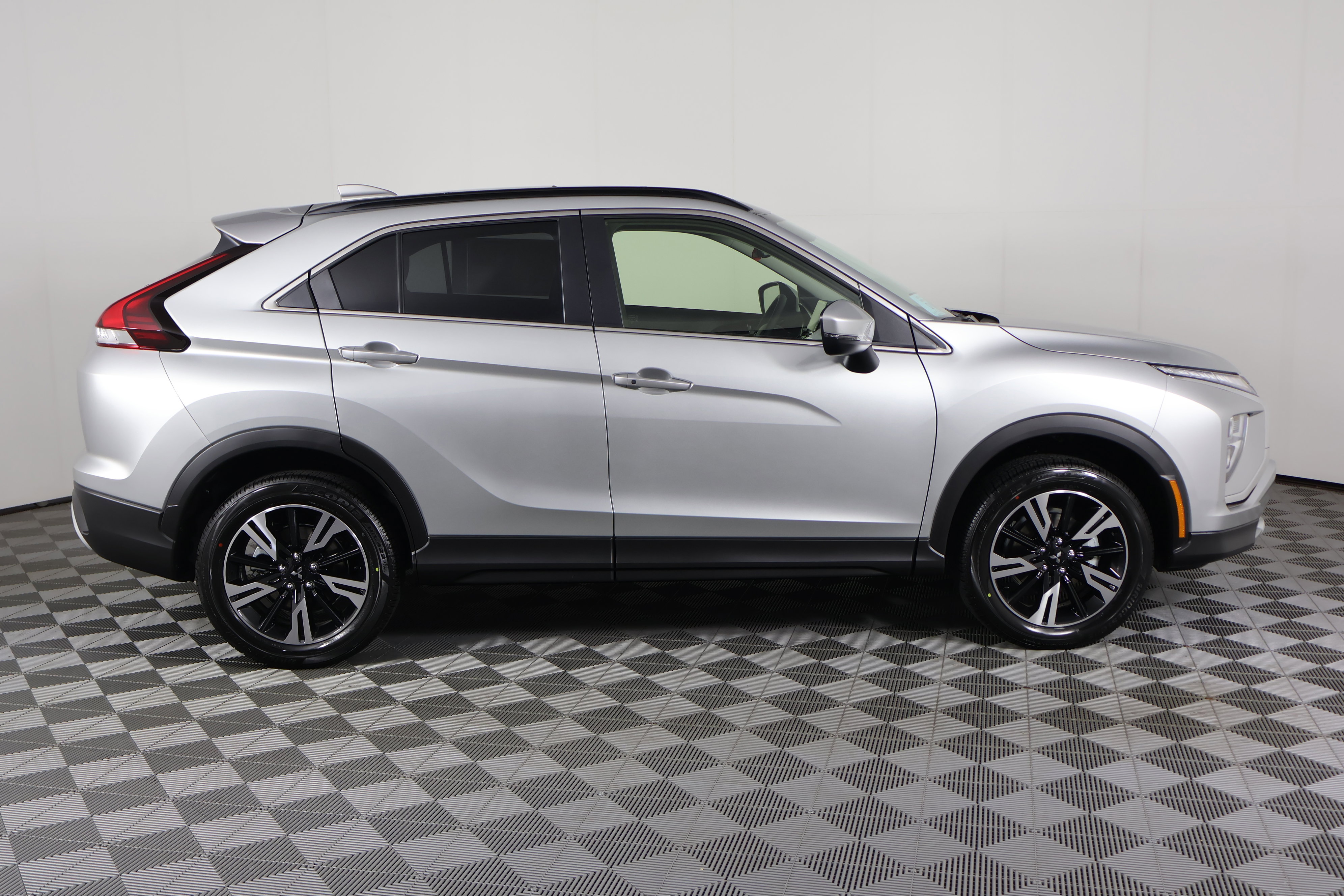 2025 Mitsubishi Eclipse Cross SEL photo 5
