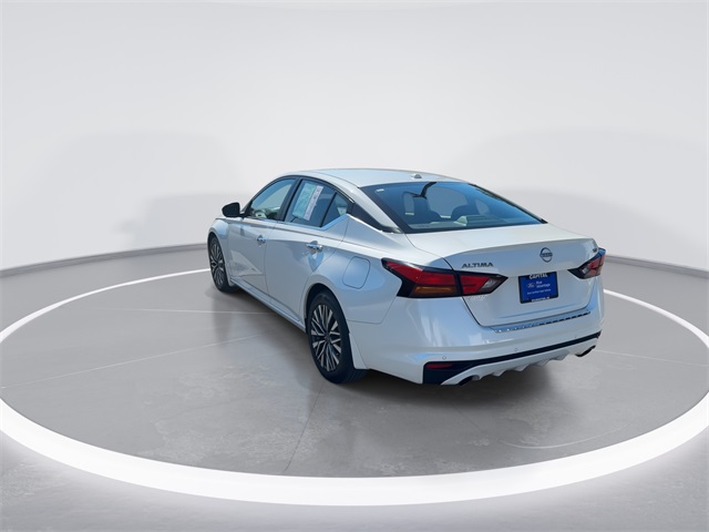 2023 Nissan Altima 2.5 SV photo 5