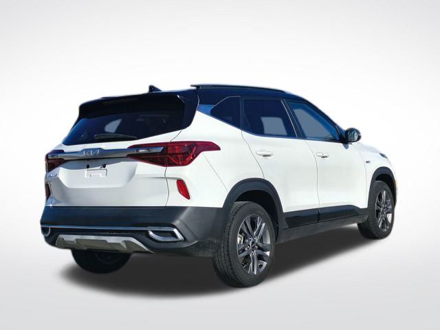 2023 Kia Seltos S photo 2