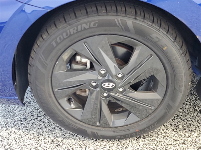 2021 Hyundai Elantra SEL photo 6