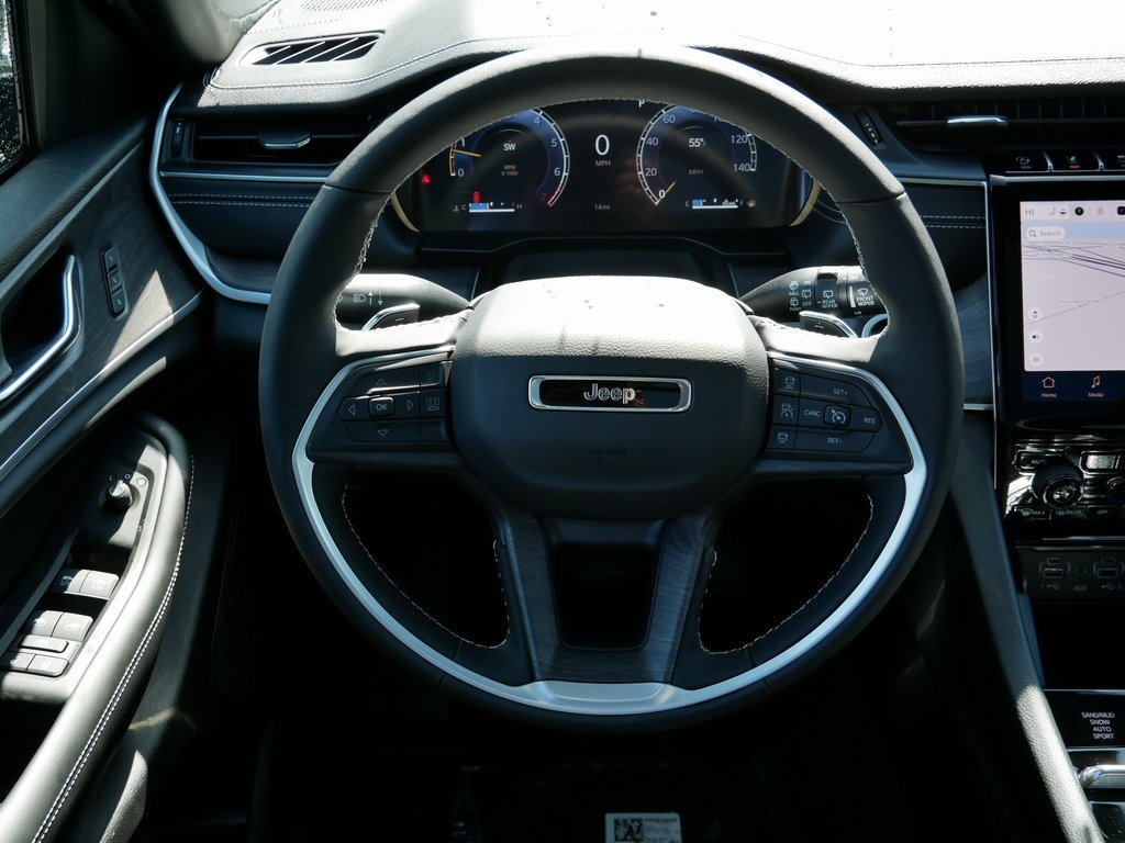 2025 Jeep Grand Cherokee Limited photo 12