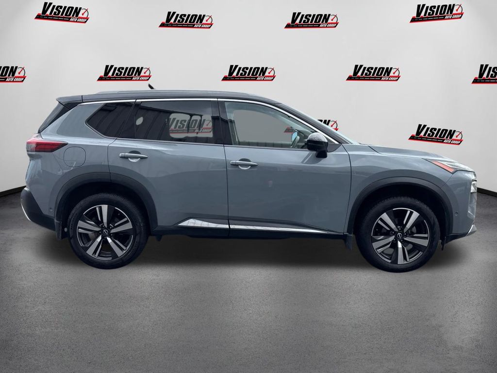 2022 Nissan Rogue Platinum AWD photo 4