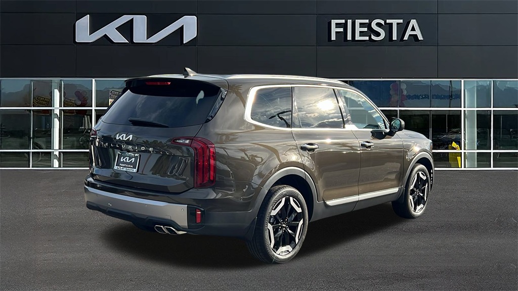 2025 Kia Telluride S photo 3