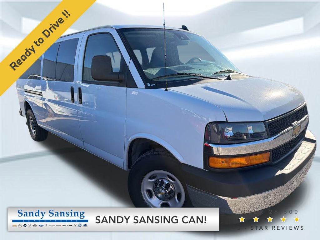 2024 Chevrolet Express Passenger LT's photo