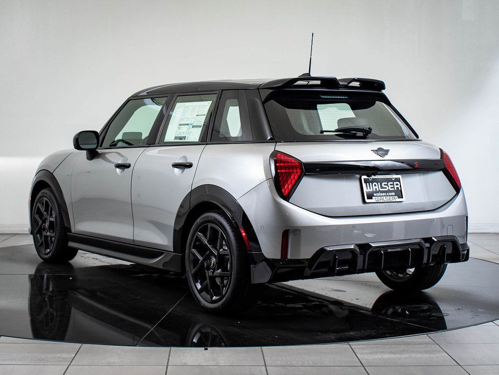 2026 Mini Cooper 4 Door Hardtop Iconic photo 9