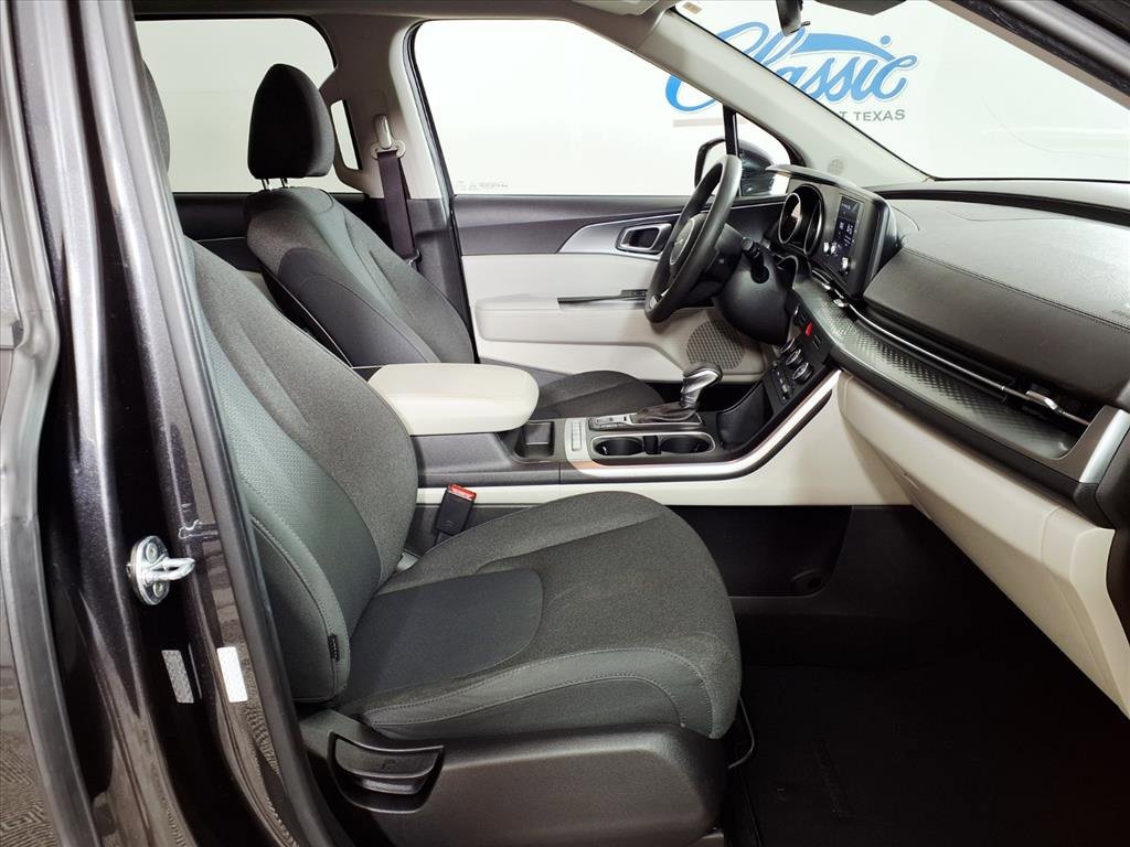 2022 Kia Carnival LX photo 4