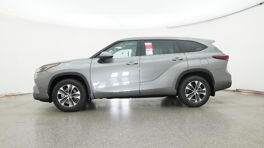2025 Toyota Highlander XLE photo 4