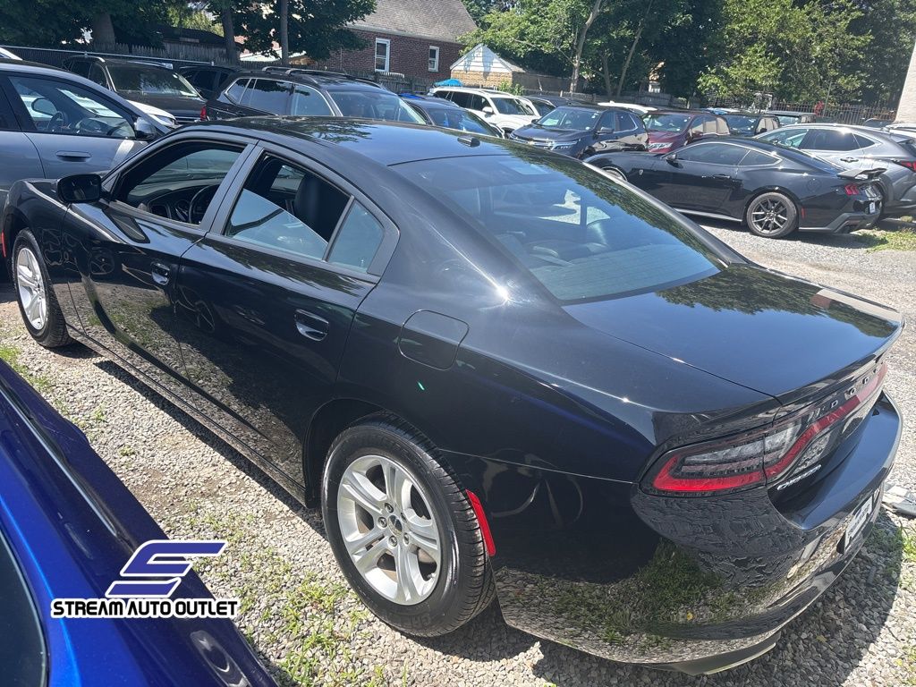 2022 Dodge Charger SXT photo 2