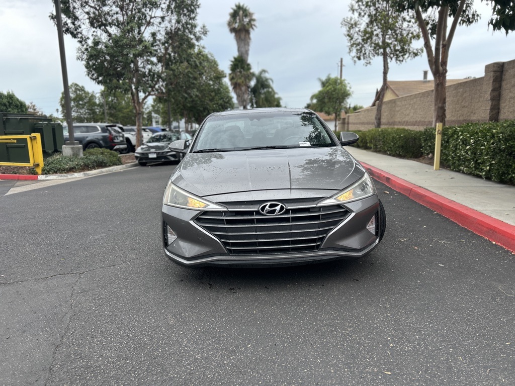 2020 Hyundai Elantra Value Edition photo 2