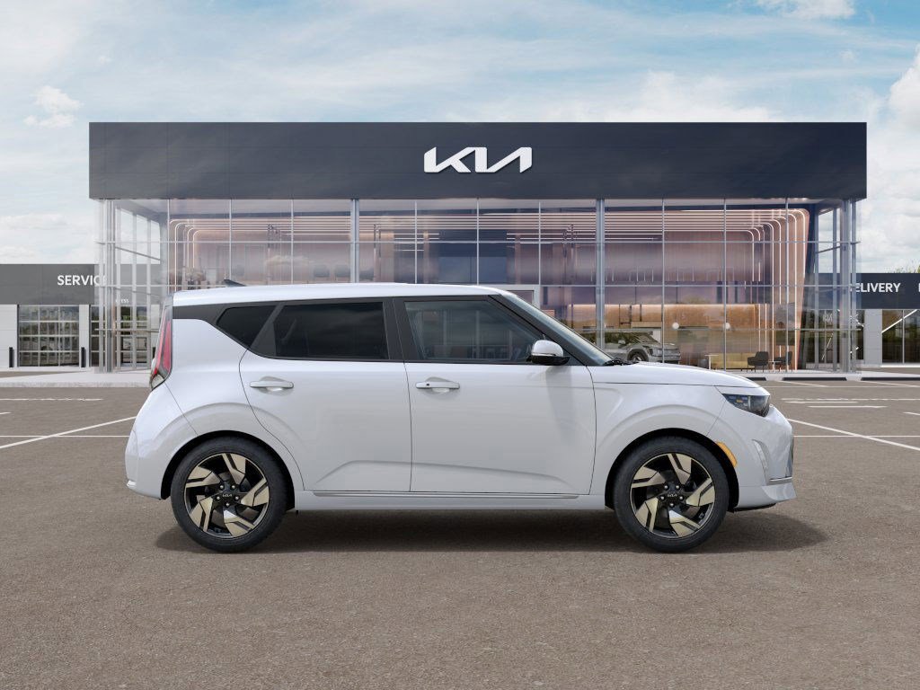 2025 Kia Soul GT-Line photo 4