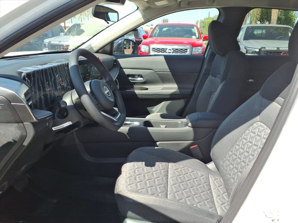 2026 Nissan Kicks SV photo 9