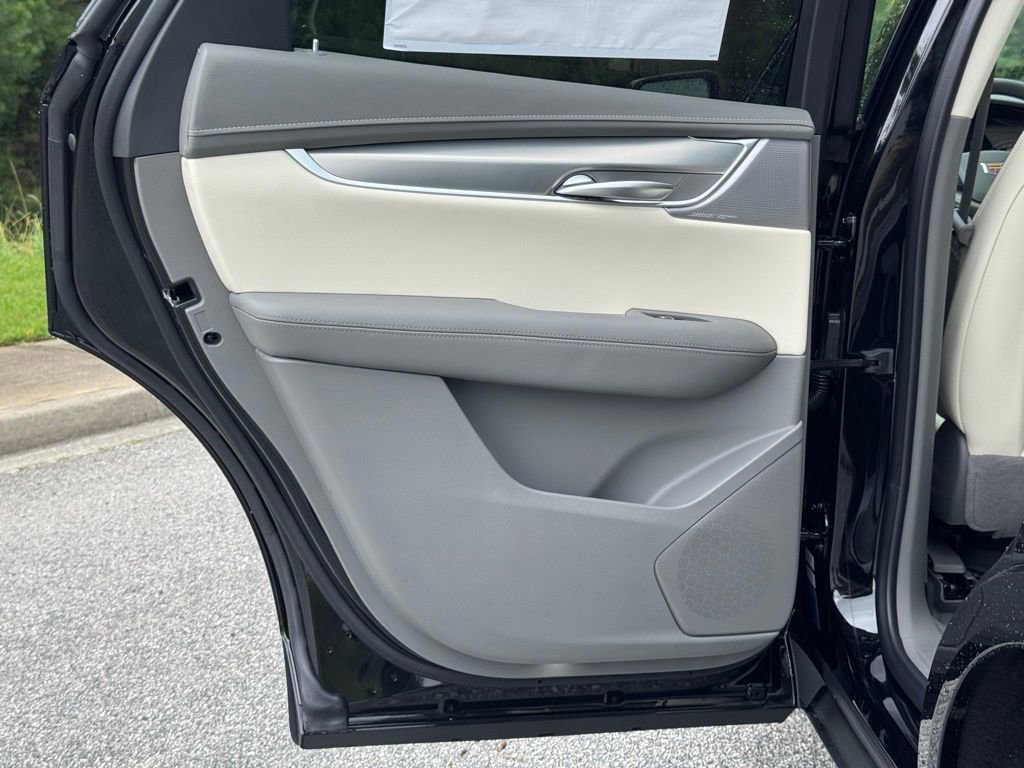 2025 Cadillac XT5 Premium Luxury photo 3