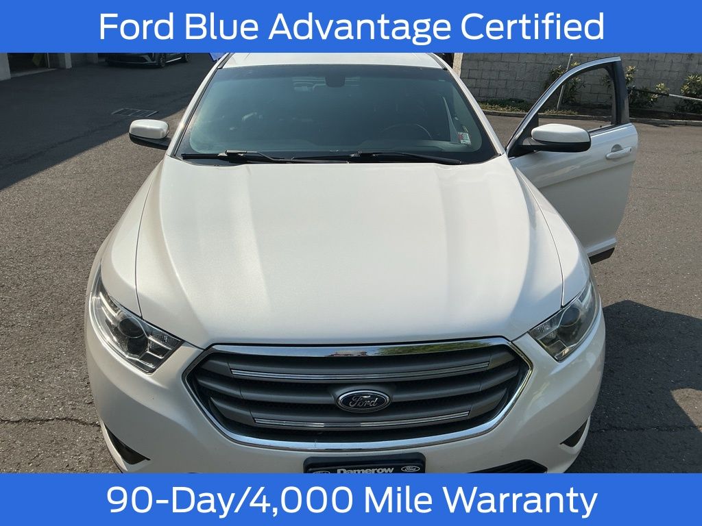 2016 Ford Taurus SEL photo 3