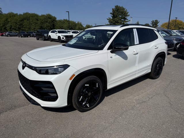 White Volkswagen Tiguan for Sale | Ide VW of East Rochester