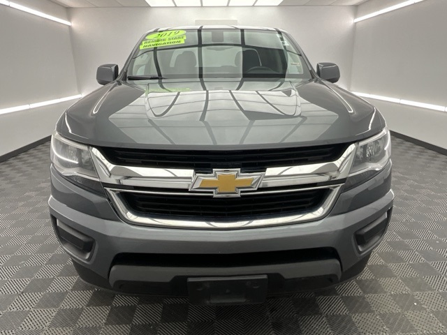 2019 Chevrolet Colorado LT photo 2