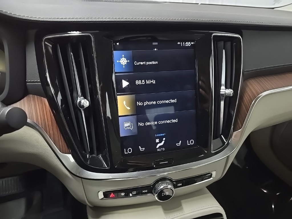 2019 Volvo S60 T8 Inscription photo 24