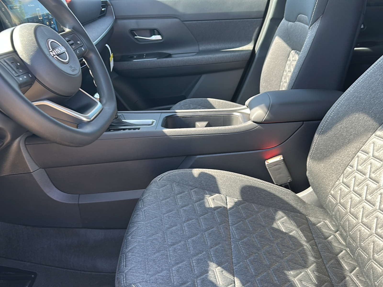 2026 Nissan Kicks SV photo 2