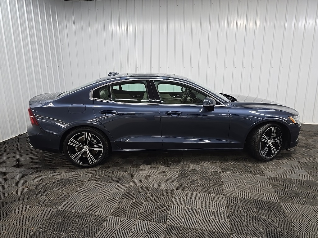 2019 Volvo S60 T8 Inscription photo 2