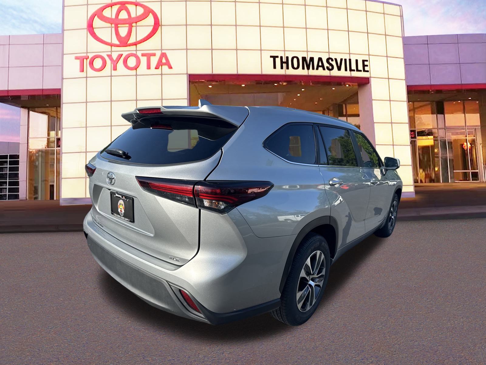 2024 Toyota Highlander XLE photo 5