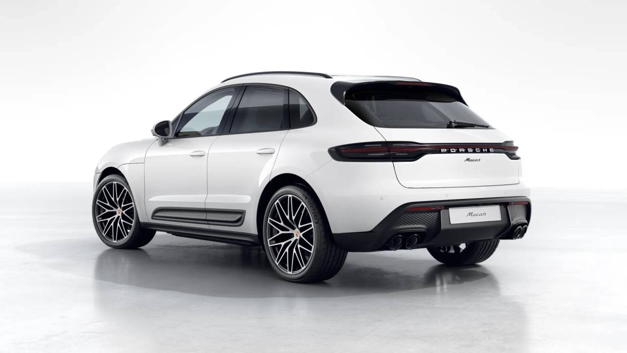 2026 Porsche Macan Base photo 3
