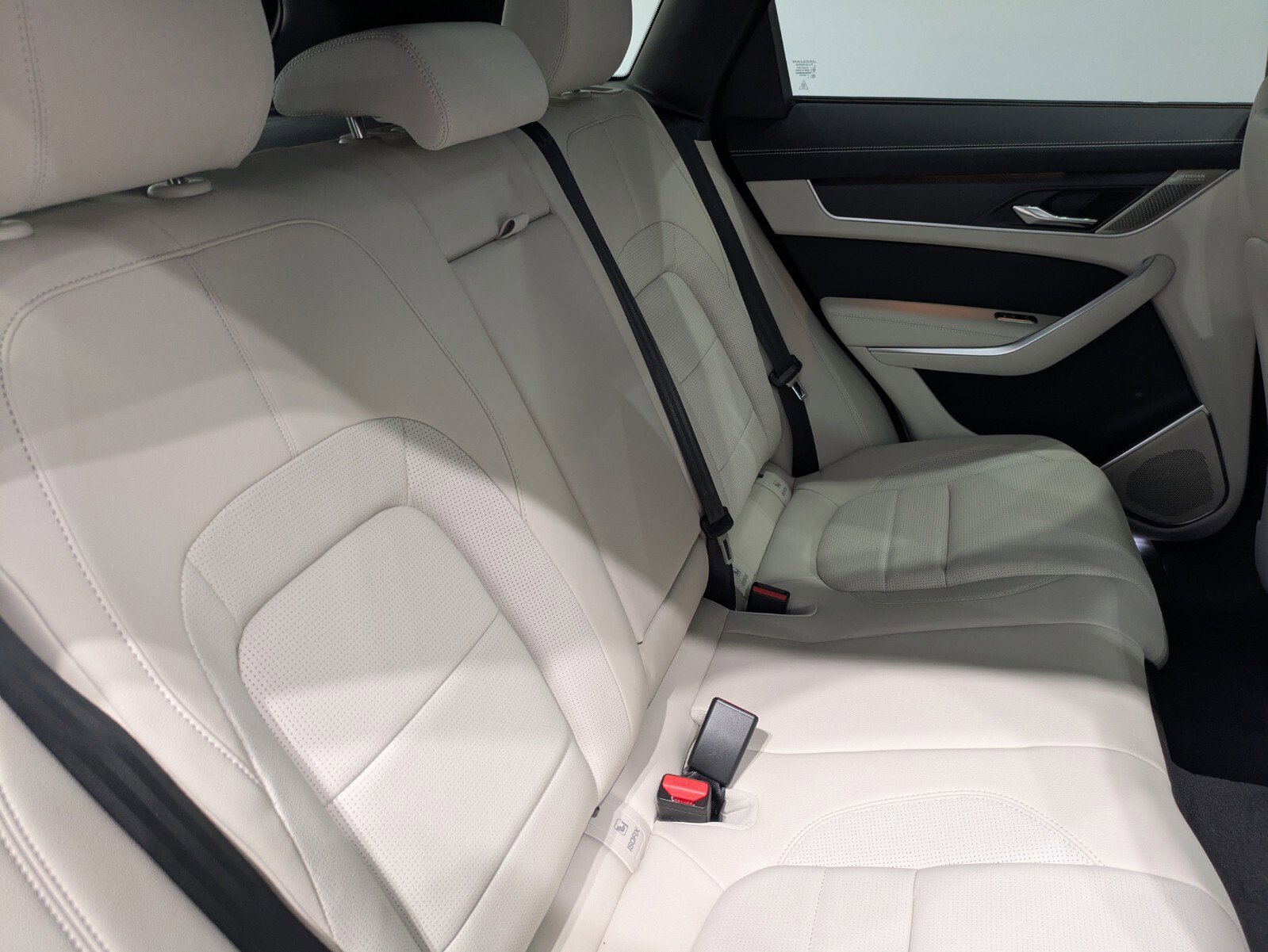 2026 Jaguar F-PACE P250 R-Dynamic S photo 23