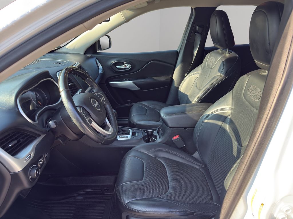 2016 Jeep Cherokee Overland photo 15