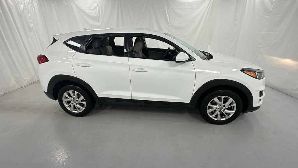 2019 Hyundai Tucson SE photo 2