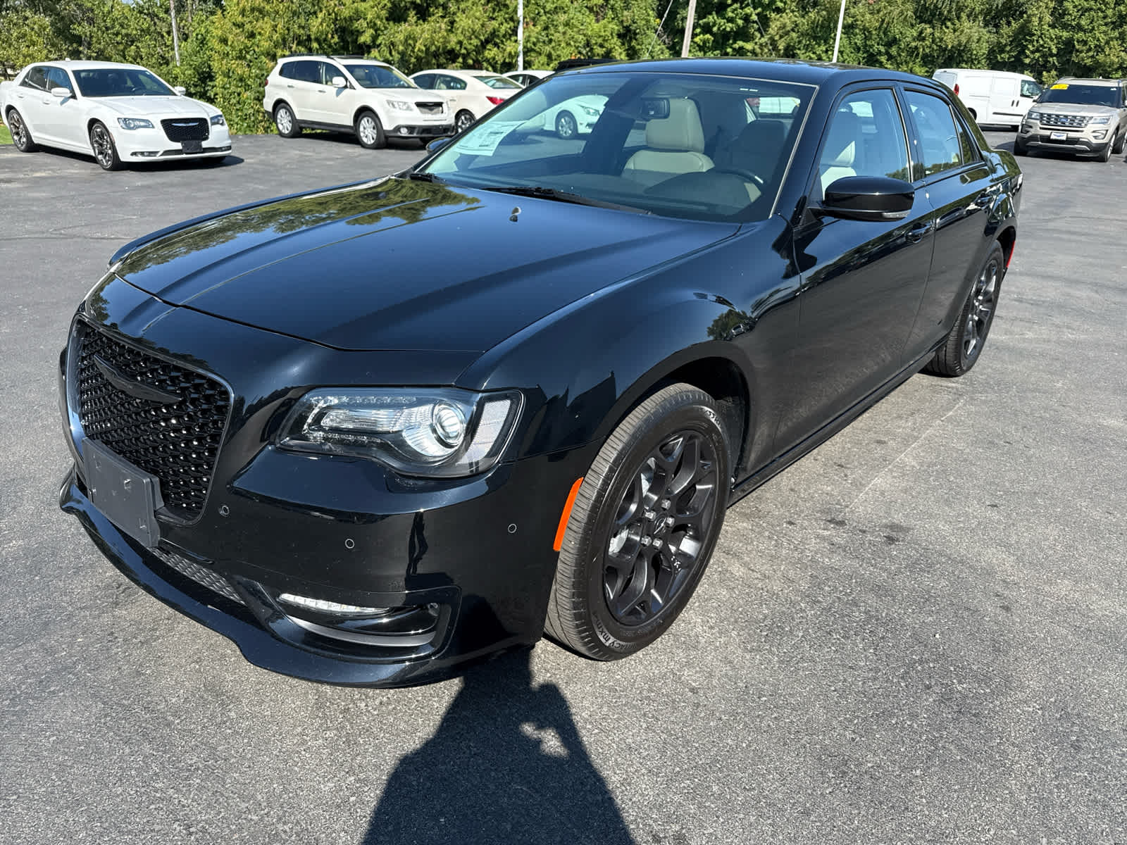 2022 Chrysler 300 Touring L photo 7