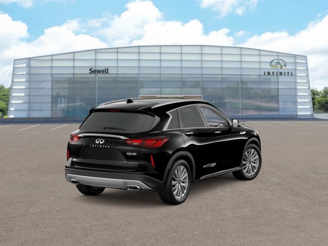 2025 Infiniti QX50 Luxe AWD photo 3