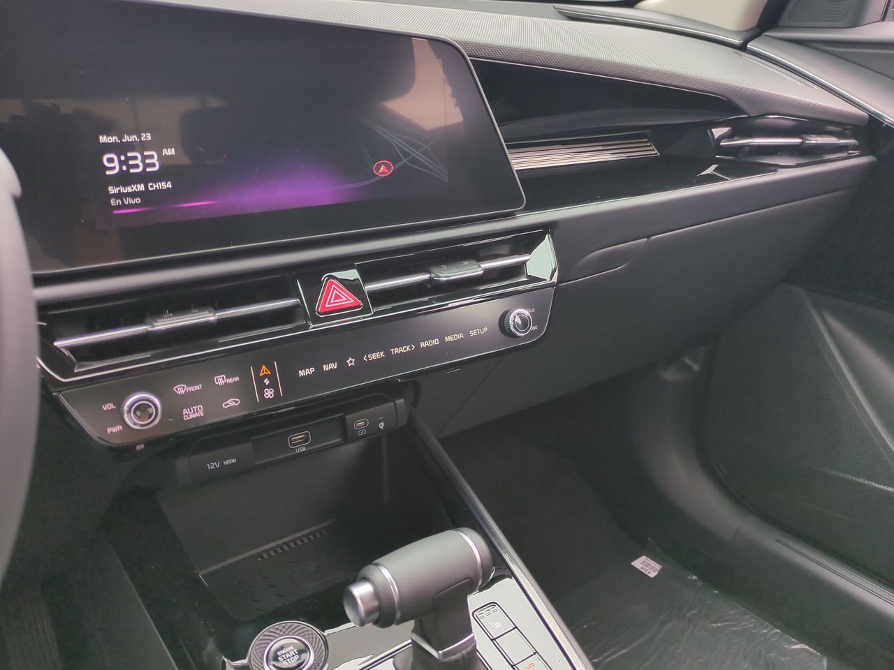 2025 Kia Niro EX photo 12