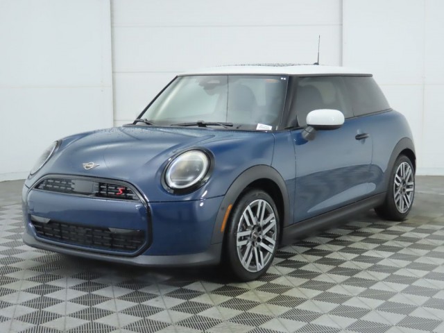 2026 MINI Hardtop 2 Door S's photo