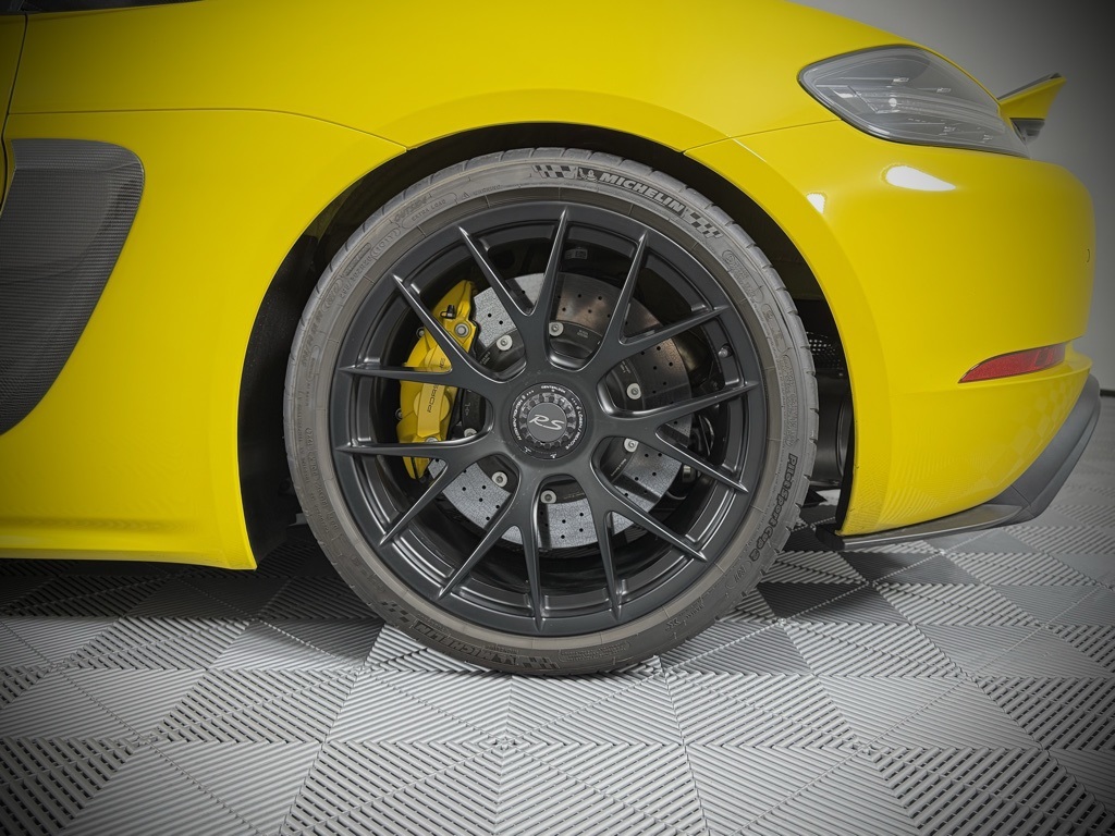 2024 Porsche Boxster Spyder photo 15