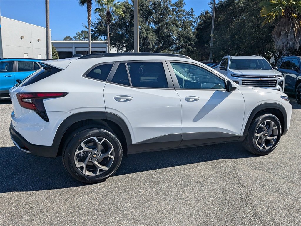 2026 Chevrolet Trax LT photo 3