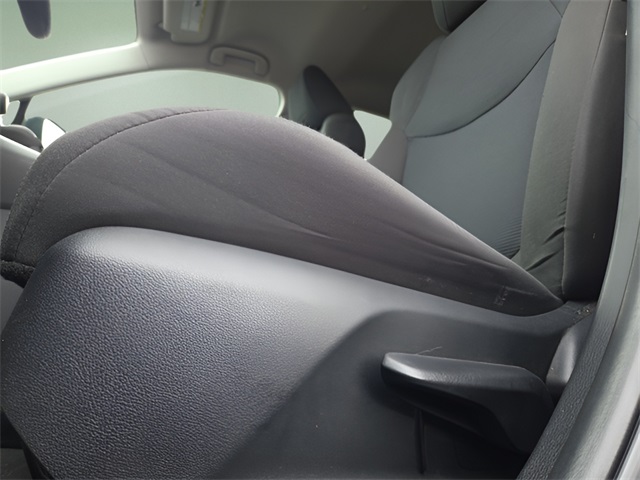 2022 Toyota RAV4 LE photo 17